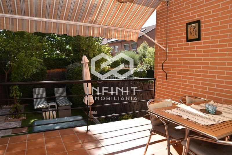 Foto 3840dc02-c3ee-485d-9d77-f4d7e6aee08d. Casa adossada amb calefacció aparcament piscina a Alcalá de Henares