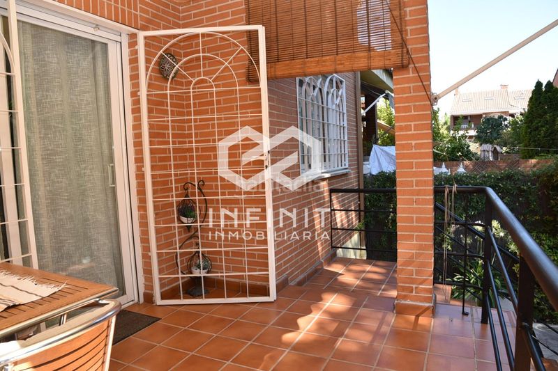 Foto 992100ee-0ab4-4903-9207-37c4ee27cc08. Casa adossada amb calefacció aparcament piscina a Alcalá de Henares
