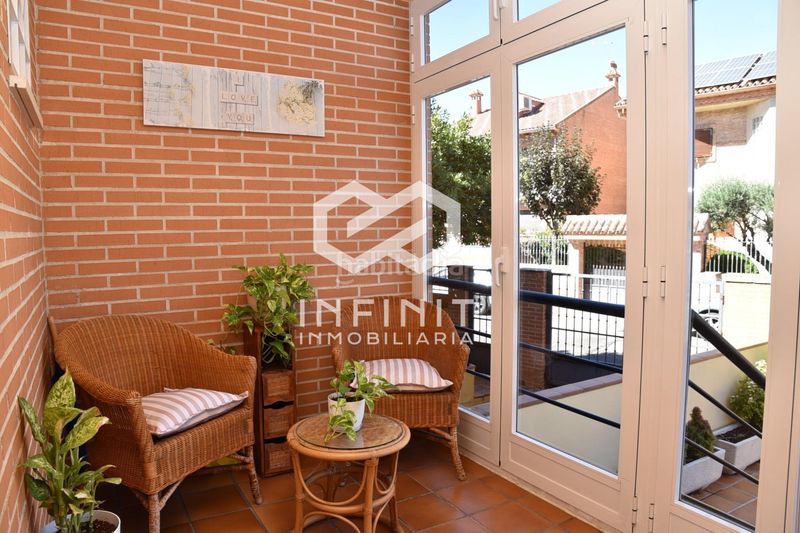 Foto a88cc436-a365-4ed7-afa2-dec8dcb00f62. Casa adossada amb calefacció aparcament piscina a Alcalá de Henares