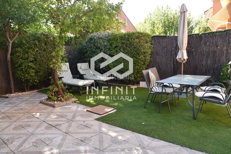 Foto e5eb3e32-1f5a-4317-85d9-34841da88dd1. Casa adossada amb calefacció aparcament piscina a Alcalá de Henares