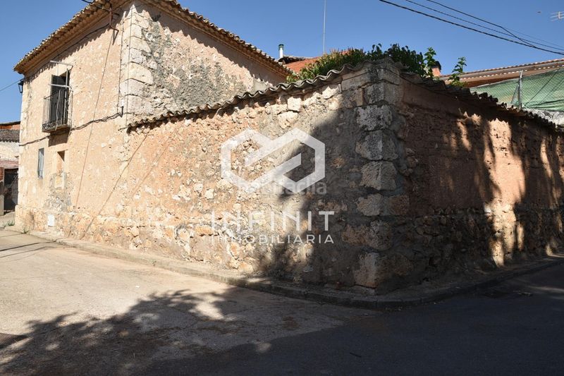Foto 15f3c1eb-5bb0-44d6-b065-7b5a30899058. Casa con parcheggio in Muduex