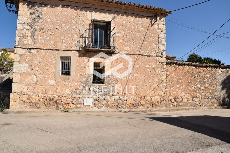 Foto 99a4c5c9-c500-40f5-9285-d6d53cfd29e9. Casa con parcheggio in Muduex