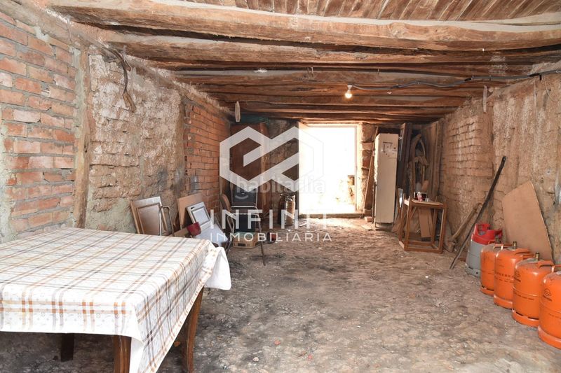 Foto be3b6c70-2a8d-49f2-a014-480a6edc61d6. Casa con parcheggio in Muduex
