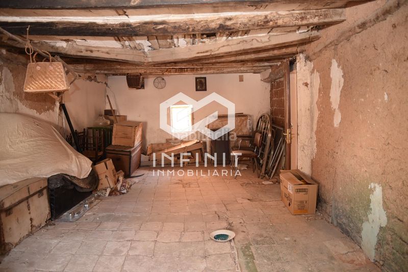 Foto f26fd190-4e9c-498f-8b2d-2c84f8a0e3d4. Casa con parcheggio in Muduex