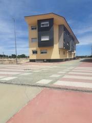 Edifici a Ceutí. Venta de pisos en planta baja de dos dormitorios en ceuti