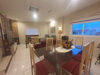 Casa a Ceutí. Vivienda con bajo en venta en ceuti