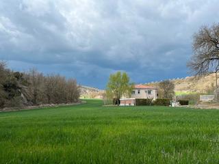 Mas à Ivorra. Masia con terreno en ivorra