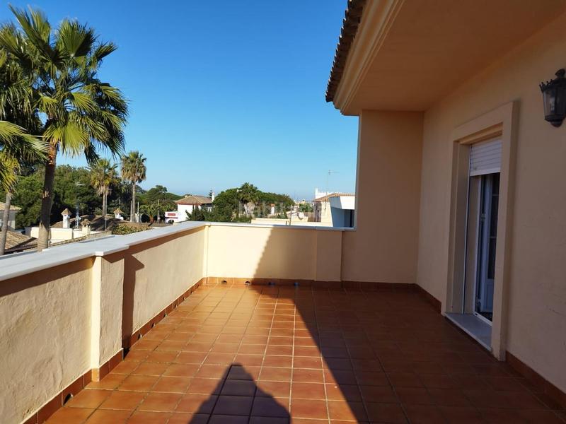 Foto fc2753a4-5a35-45e4-837e-1f99af30f831. Casa impresionante chalet ubicado en los colonos. en Sanlúcar de Barrameda