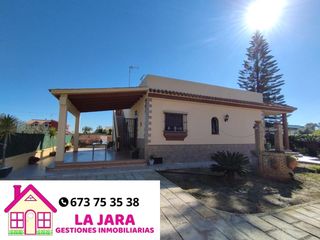 Casa  Pago copina. Impresionante chalet en chipiona.