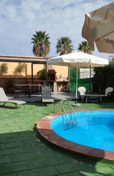 Foto f7dcfbf4-ad88-49e2-9d0d-005d69a5dc80. Casa amb piscina a Chipiona norte Chipiona
