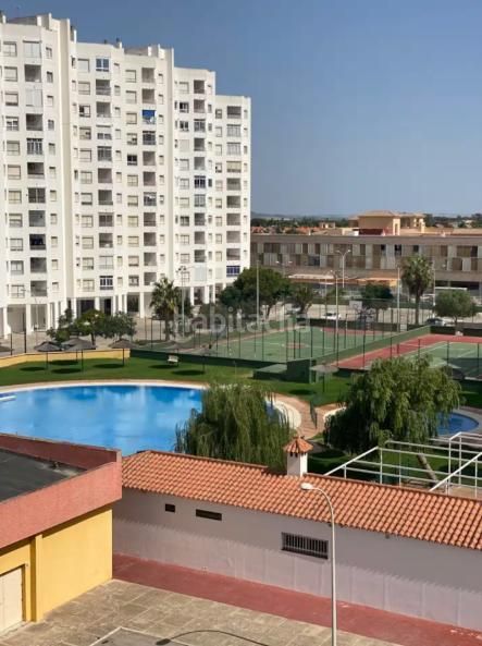 Foto 7081cf03-85c6-4e3c-aec8-293019216e4a. Pis amb piscina a Valdelagrana Puerto de Santa María (El)