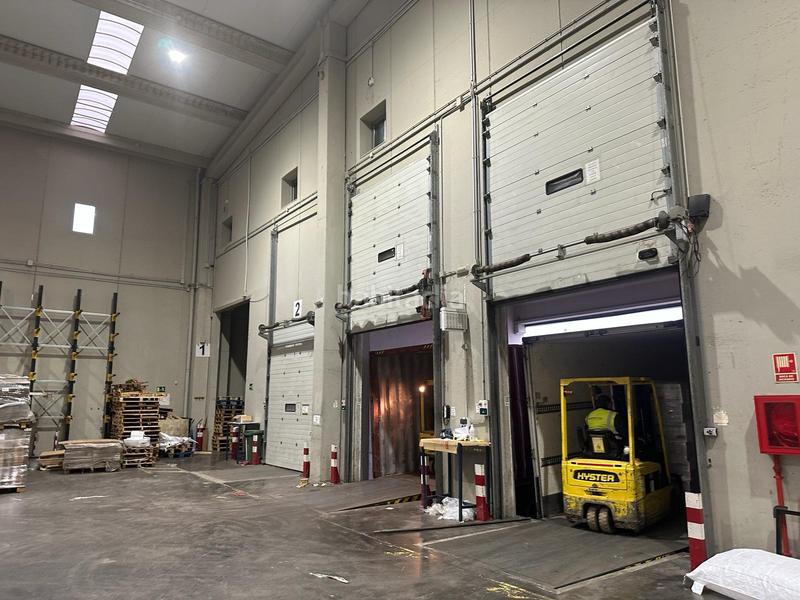 Foto c6c4fc2a-ecad-46bf-a040-7369bca65cd2. Bâtiment à usage industriel dans La Motilla - Fuente del Rey Dos Hermanas