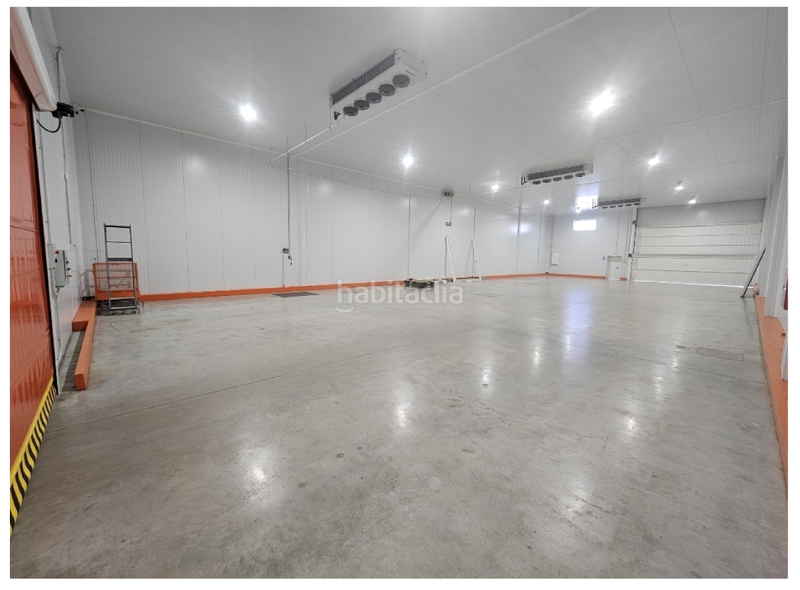 Foto 61dd21ed-b0fb-40f4-8151-901faca1b74e. Fabrikhalle in La Motilla - Fuente del Rey Dos Hermanas