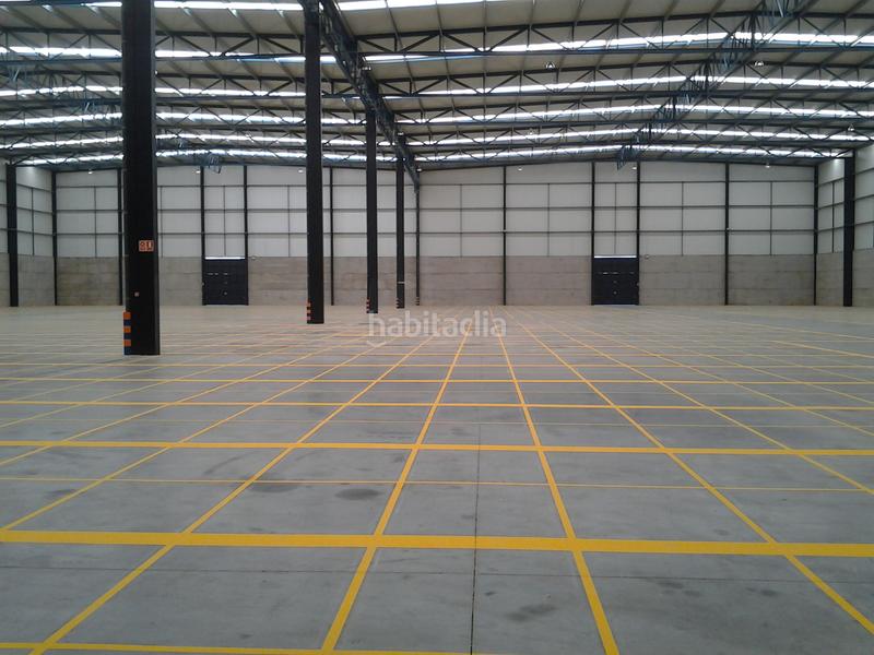 Foto 48de242e-6c97-464e-a1a4-7622a2b9d210. Capannone industriale in La Motilla - Fuente del Rey Dos Hermanas