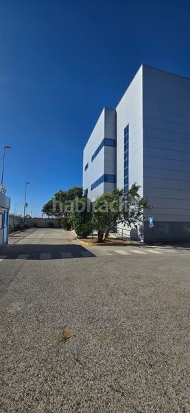 Foto 124d7bf7-354a-48d4-bd6b-e8d50bc96f84. Affitto edificio in Rinconada (La)