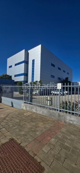 Foto 85764960-4772-4d6f-b15b-ae1b58232481. Affitto edificio in Rinconada (La)