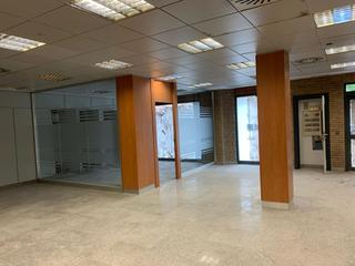 Lloguer Local Comercial a Écija. Local en alquiler en miguel de cervantes.