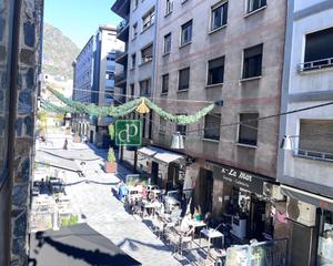 Lloguer Oficina a Centro. Despacho de 105 m en alquiler en el centro de andorra