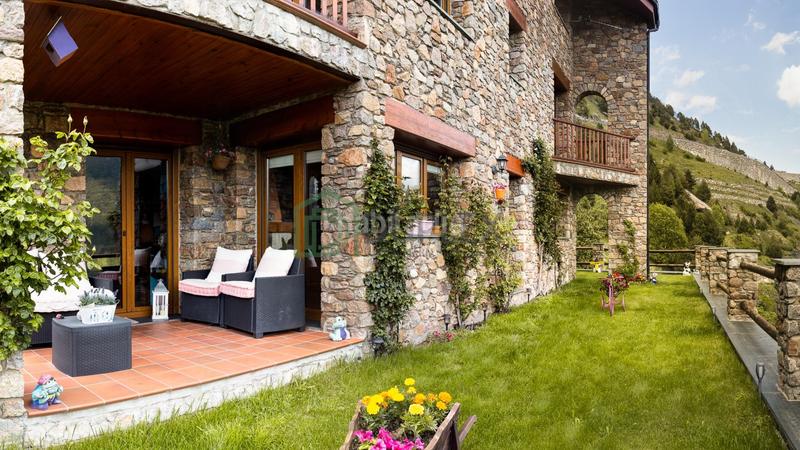 Foto 02e7c72b-fbff-4a28-81b3-188a7058af9e. Chalet espectacular chalet en venta en Canillo Canillo