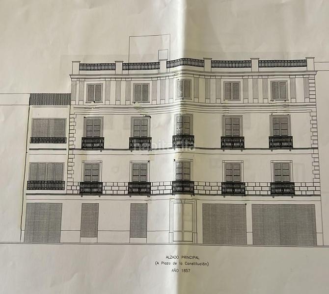Foto f27d1a09-fb85-422e-932f-691d30f9b321. Piso señorial piso en plaza constitucion, almuñecar, granada en Almuñécar