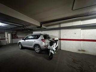 Parking coche en Centro