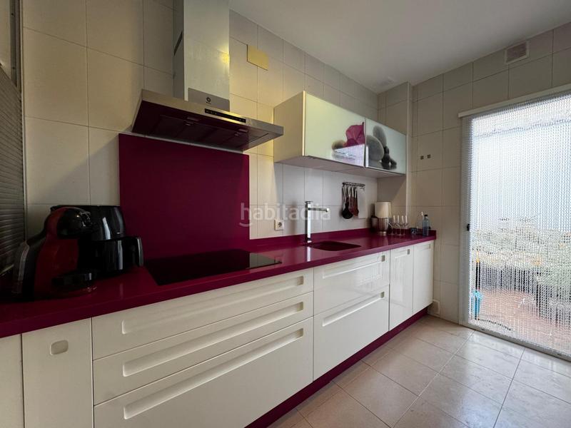 Foto 6d591a62-f083-4c72-a695-784e7b1f5235. Casa adossada a Victoria (La)