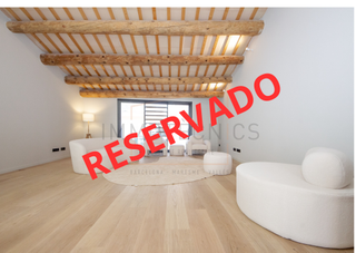Casa aparellada  Carrer de barcelona. Recién reformada y céntrica, a 50m de la porxada