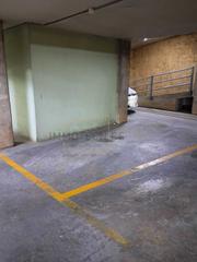 Aparcament cotxe a Carrer d'apel·les mestres 2. Plaza de parking para coche grande en granollers