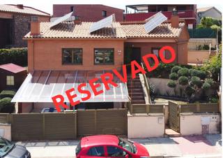 Maison  Carrer josep maria sert. Casa con 2 viviendas