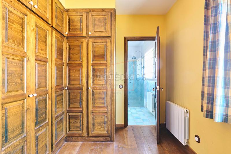 Foto 0ba01f3f-e88e-443c-b754-5393e29f478a. Xalet amb xemeneia calefacció aparcament piscina a Argentona