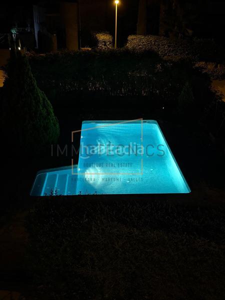 Foto 676227ee-a01d-45e4-95a0-b5538c5ada27. Xalet amb xemeneia calefacció aparcament piscina a Argentona