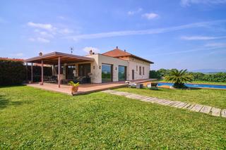 Maison  Carretera de ribes. Casa pairal catalogada con carácter único en el corazón de les f