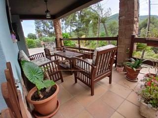 Casa  Carrer font de l'alzinella. Magnfica casa a 4 vientos con jardn totalmente llano
