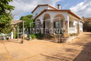 Maison  Carrer del pallars. Casa en venta en urbanizacin can bosc (santa maria de palautord