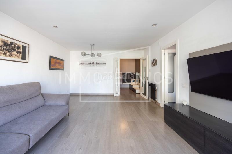 Foto bae6c6cf-4adc-4b63-ac99-f11ed1def105. Piso  en venta – luminoso y con terraza en Sant miquel Granollers