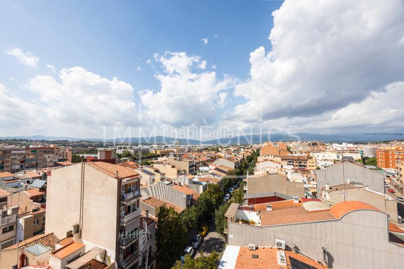 Foto cb2b3853-d5b9-4582-8e7c-ba2eabab131a. Pis amb xemeneia calefacció aparcament a Lledoner Granollers