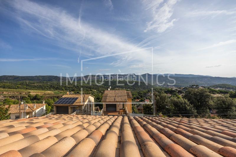 Foto 1311290b-a005-449c-802a-b29a59aeb9a0. Casa exclusiva casa a cuatro vientos con vistas únicas a los cingles del bertí en Bigues i Riells del Fai