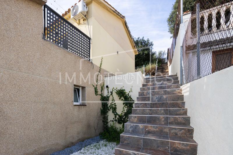 Foto 55a0737b-7148-46e8-a63f-ebbd54058e37. Casa exclusiva casa a cuatro vientos con vistas únicas a los cingles del bertí en Bigues i Riells del Fai