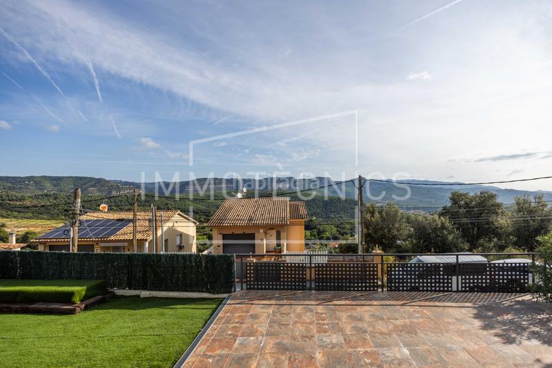 Foto bfa34fad-4b53-4cc2-af18-4cd2fdf484ae. Casa exclusiva casa a cuatro vientos con vistas únicas a los cingles del bertí en Bigues i Riells del Fai