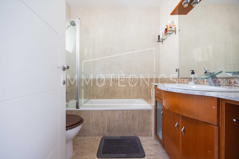 Foto e21a1d85-f3af-430d-9ad7-44df2f303d98. Casa exclusiva casa a cuatro vientos con vistas únicas a los cingles del bertí en Bigues i Riells del Fai