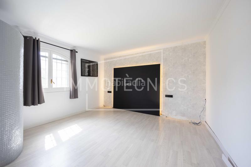 Foto 83080402-0ddf-4bf3-b669-de05e3b9115a. Casa con camino parcheggio piscina in Can Violí - Can Poi del Bosc Garriga (La)