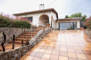 Casa  Carrer de prades. Espectacular villa con carácter en la garriga