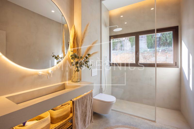 Foto 19a01ac0-253a-4835-8a79-b5a19f2148b2. Casa arquitectura, diseño y exclusividad en estado puro en Vilanova del Vallès