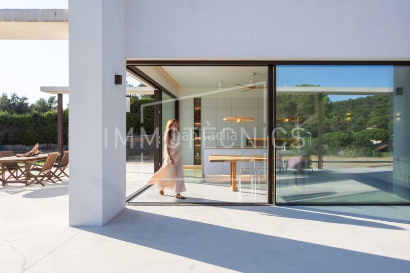 Foto 3ea3ab45-60f5-4087-b647-e172ab2e019a. Casa arquitectura, diseño y exclusividad en estado puro en Vilanova del Vallès