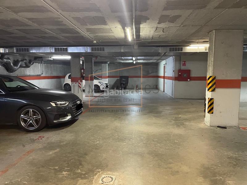 Foto 281dd988-1dbb-4610-8235-2362d6f026e9. Aparcament cotxe a carrer de ponent 92 a Hostal Granollers