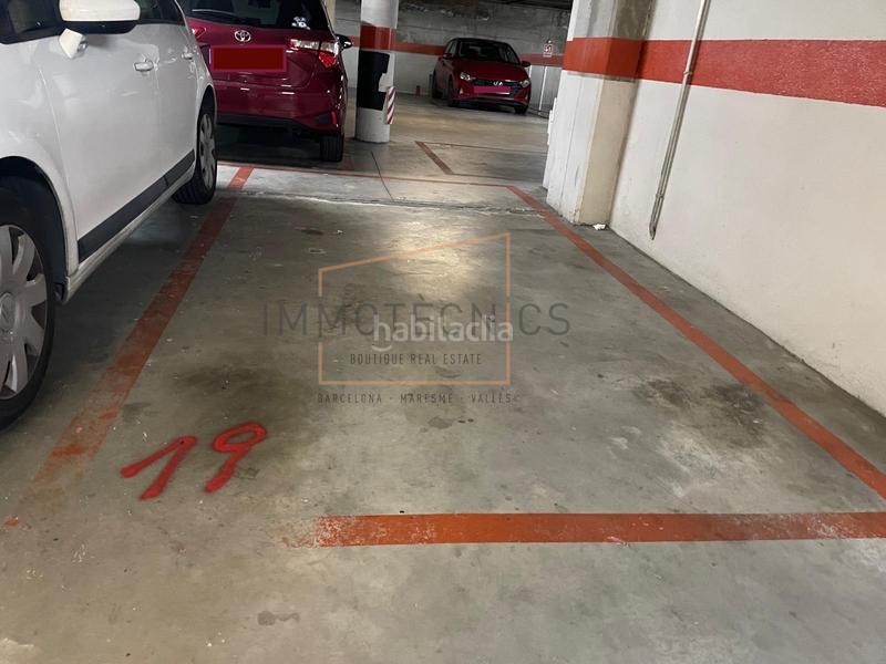 Foto 52de8d00-827c-4005-bf9c-da892e0070f7. Aparcament cotxe a carrer de ponent 92 a Hostal Granollers