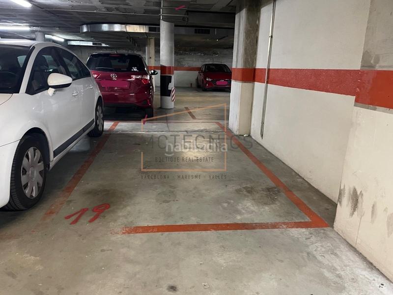 Foto 9a3472a8-6f16-486b-a448-350398e7cdf4. Aparcament cotxe a carrer de ponent 92 a Hostal Granollers