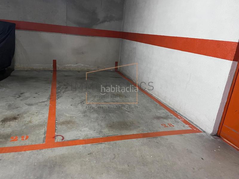 Foto c93a9068-2091-4b81-9cdf-bd46666fa9dc. Aparcament cotxe a carrer de ponent 92 a Hostal Granollers