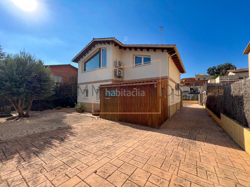 Foto 0d2583cd-9c27-4c43-9be3-4db086069732. Haus mit parking in Lliçà d´Amunt