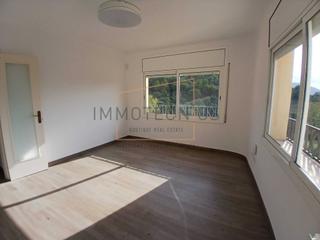 Location Appartement  Carrer lópez de castro. Piso de 4 habitaciones totalmente reformado